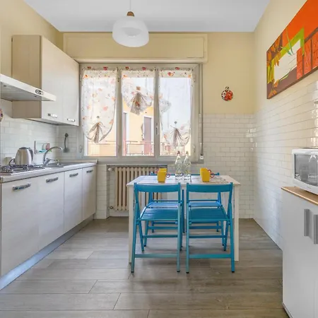Casa A 2 Passi Dal Lago, Con Parcheggio * Angera