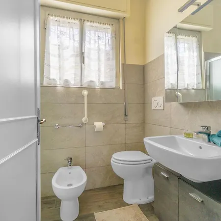Casa A 2 Passi Dal Lago, Con Parcheggio *